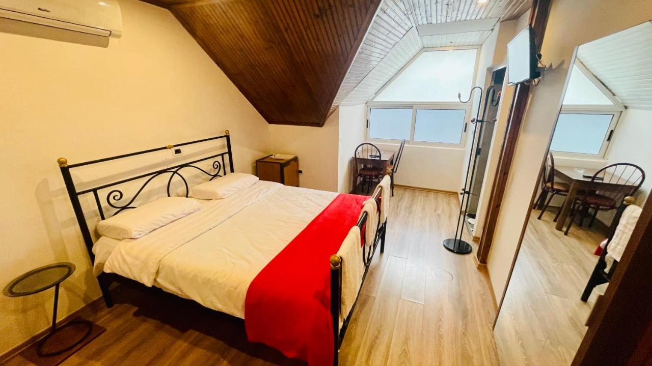 Hotel Drinos 티라나 외부 사진