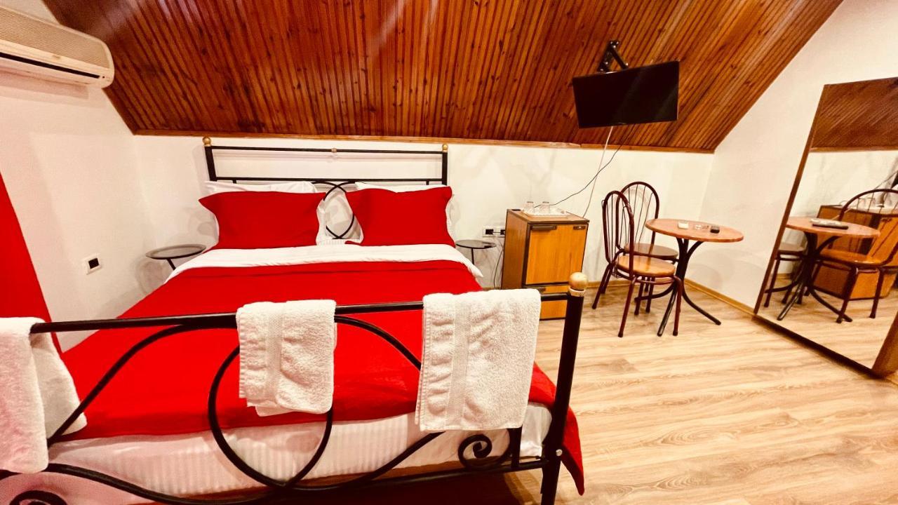 Hotel Drinos 티라나 외부 사진